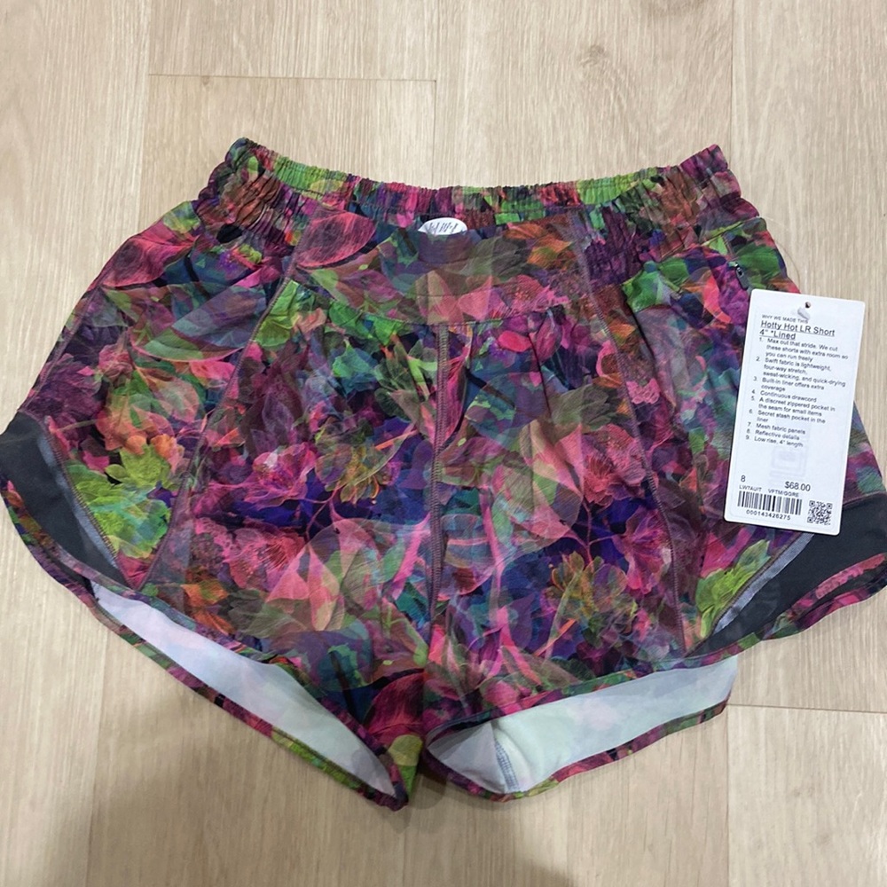 Lululemon Hotty hot 4” shorts